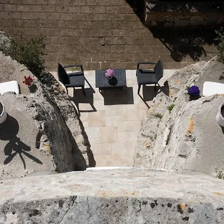 Otel A Due Passi Dal Pizzo 3*