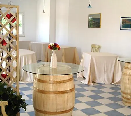 Otel A Due Passi Dal Pizzo 3*
